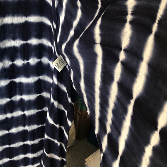 ☆SALE 5 for $25☆ Blue and white cardigan great with slacks/dress - Picture 4 of 6